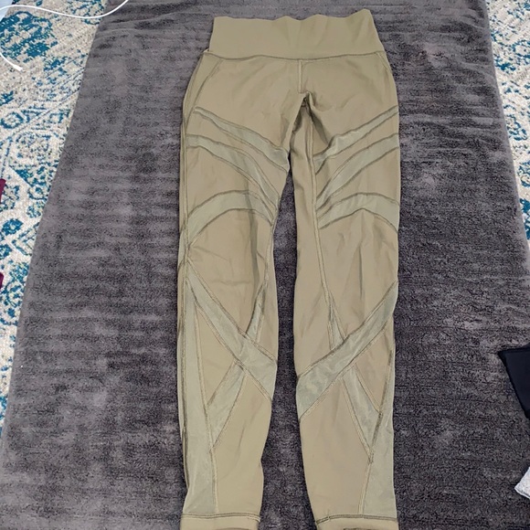 Lululemon green mesh design leggings - Picture 1 of 7